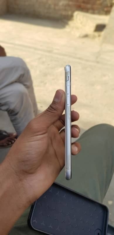iPhone se2020 water pack bettry health 75% Non pta jv 3