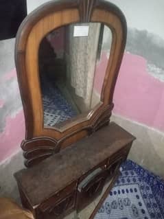 Best quality dressing table best wood good condition great design