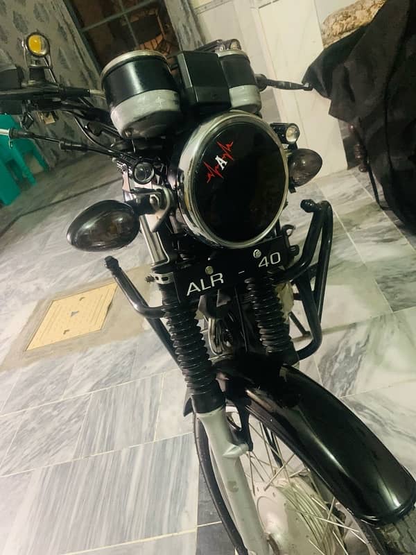 Suzuki Gs 150 2016 model isb num good condition exchnge with ybr 10