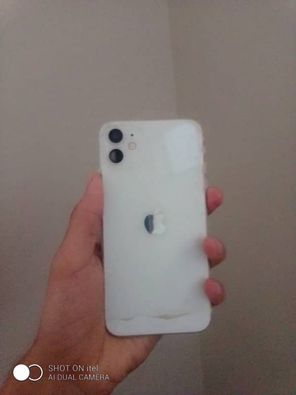 iPhone 11 4