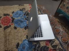 Apple MacBook pro mid 12 core i5 8gb/500gb