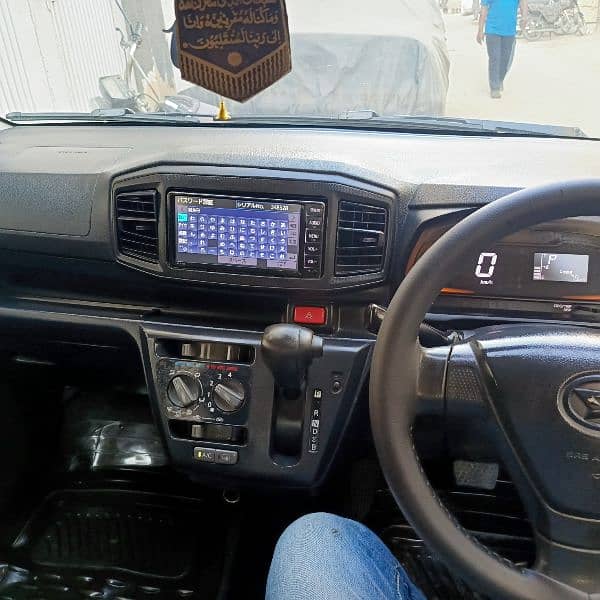 Daihatsu Mira 2017 10