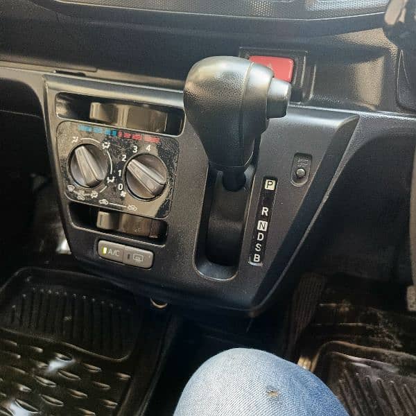 Daihatsu Mira 2017 13