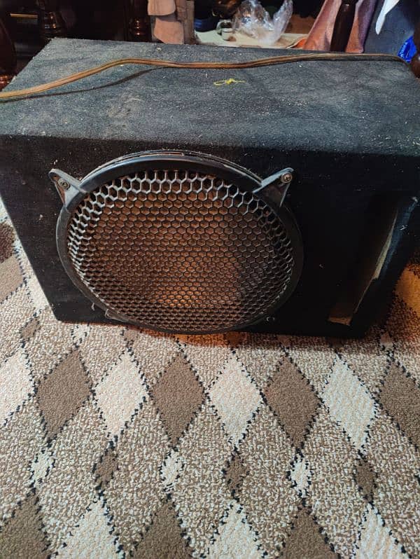 woofer and box 0