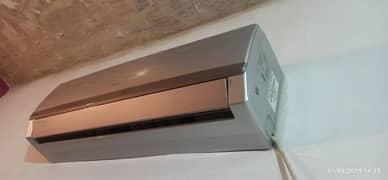 Gree Enverter 1 ton Ac
