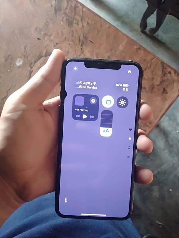 iPhone 11 pro max /factory unlock/64gb/. exchange possible 4