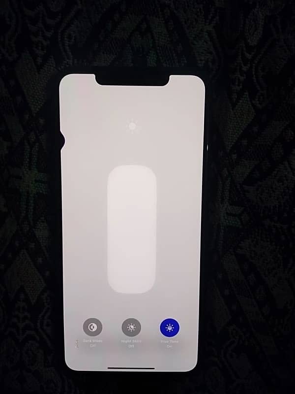 iPhone 11 pro max /factory unlock/64gb/. exchange possible 7