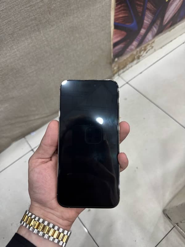 14 Pro Max Golden Non PTA 2