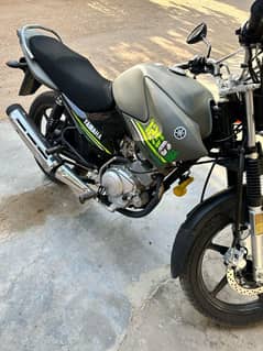 YAMAHA YBR 125G 2024