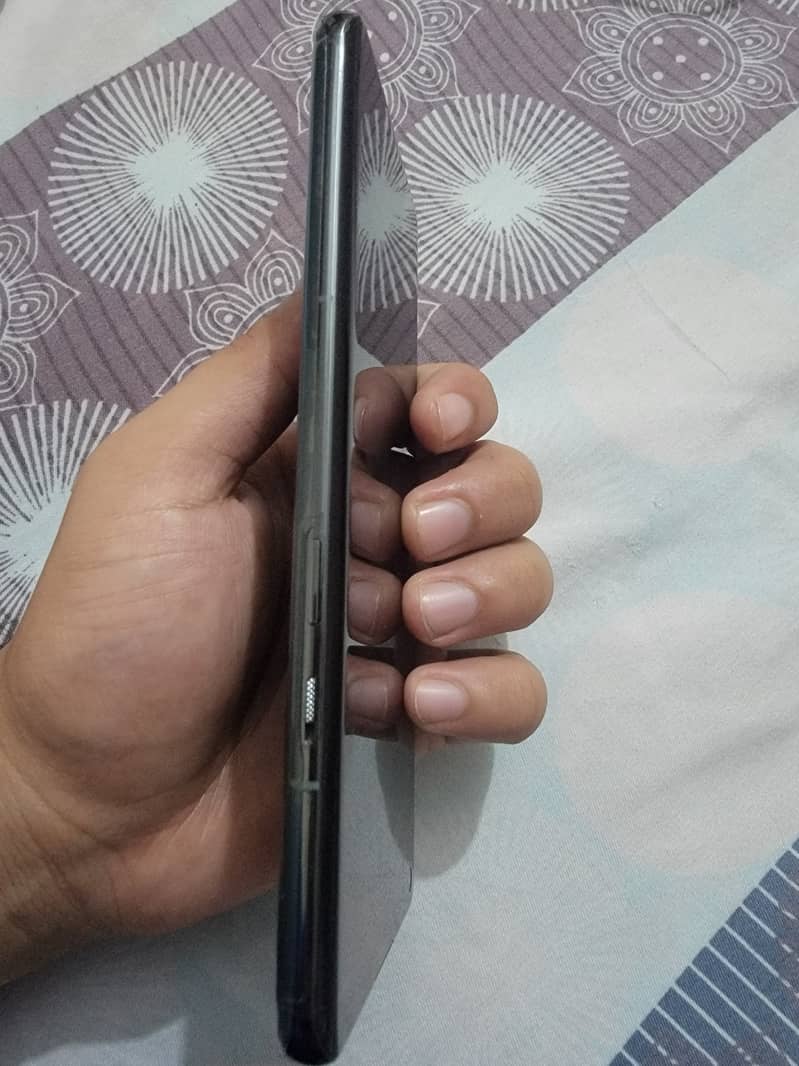 One Plus 9 Pro 12/256 with box 10/10 condition 4