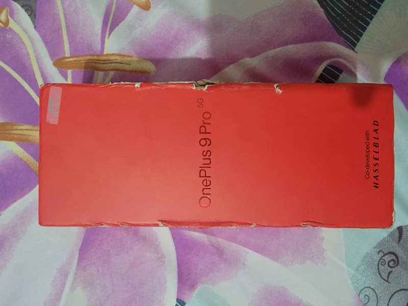 One Plus 9 Pro 12/256 with box 10/10 condition 8