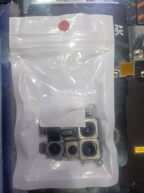 S20+  board. camera. body. stips betray 0