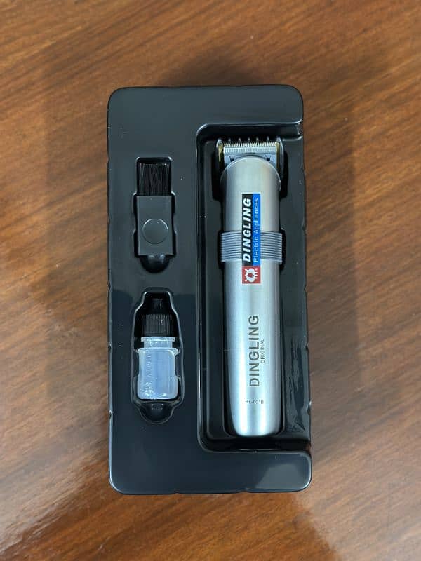 Dingling RF-601 B Professional Beard Trimmer 4