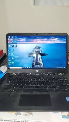 HP Laptop 14-dq0051dx (685K0UA)