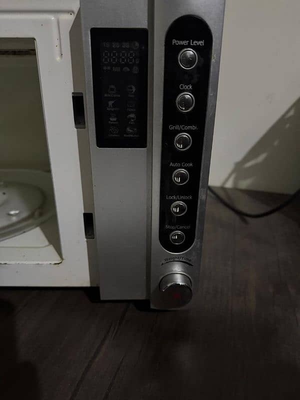 Anex AG 9031 micro wave with grill 7