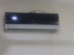 GREE 1 TON SPLIT INVERTOR AC