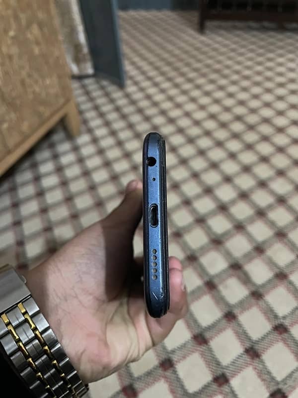 Tecno Spark 8c 6 128 2