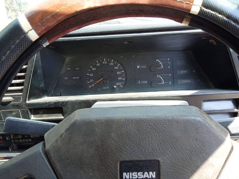 Nissan Sunny 1988 6