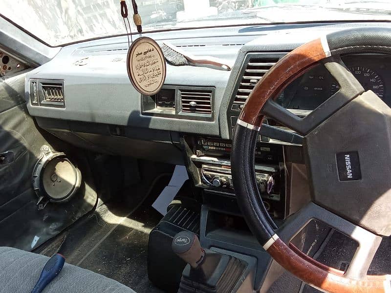 Nissan Sunny 1988 7