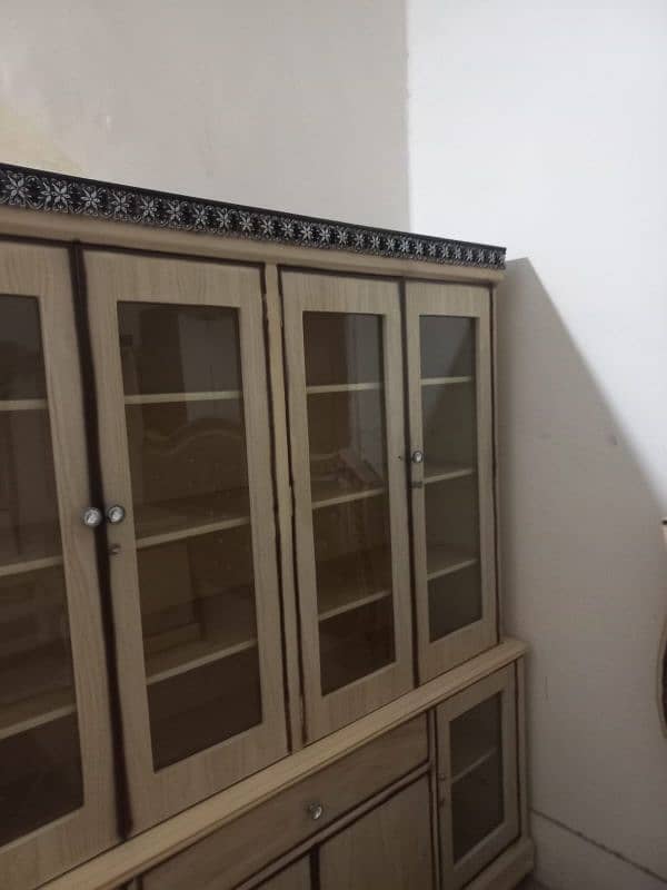 1x bed, 2x side tables, 1x showcase, 1 dressing table, 5x seater sofa 0