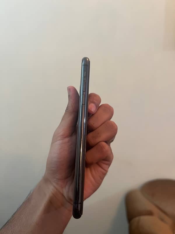iphone 11 pro max dual physical PTA approved 64gb 3
