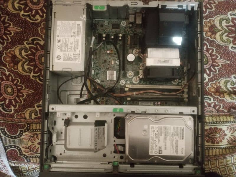 core i5 4 gen computer . 8GB RAM. . 500GB+320 GB HDD. . 128 GB SSD 1