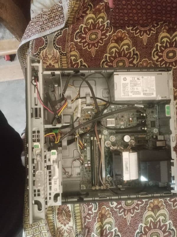 core i5 4 gen computer . 8GB RAM. . 500GB+320 GB HDD. . 128 GB SSD 2