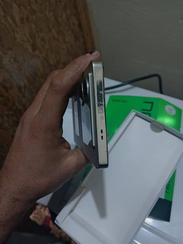 Infinix note 40 lash condition 2