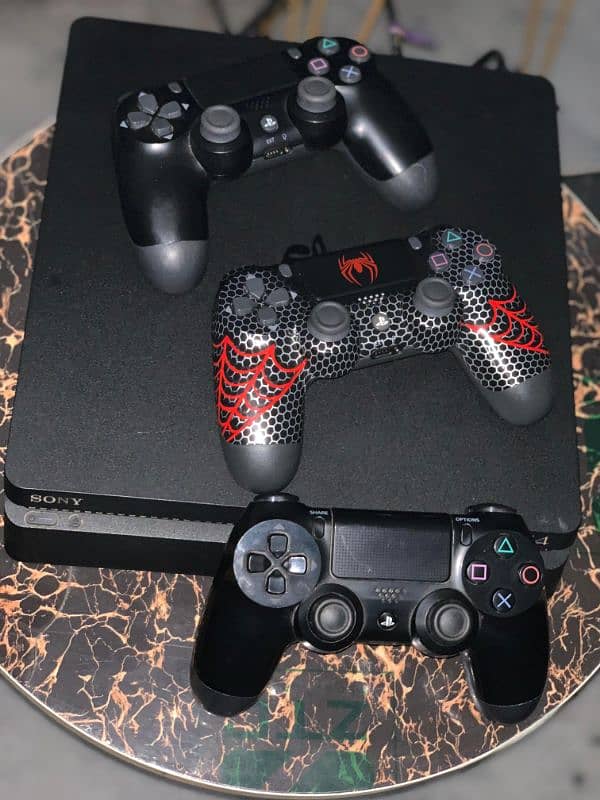 Ps4 slim [3TB] Chip jailbreak with 3 controllers and 58 games 0