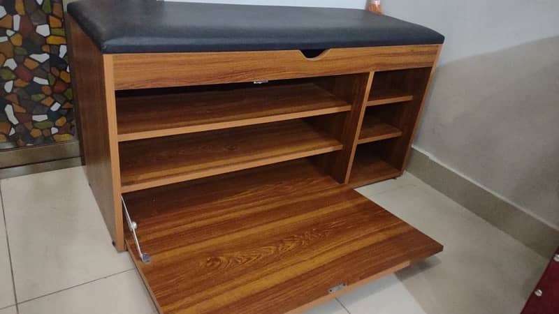 10 /10 condition shoe rack its made by sheesham 3