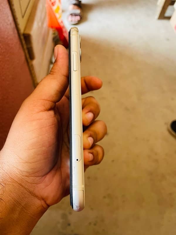 iphone 11 factory unlock 64 gb single sim sin time available 3