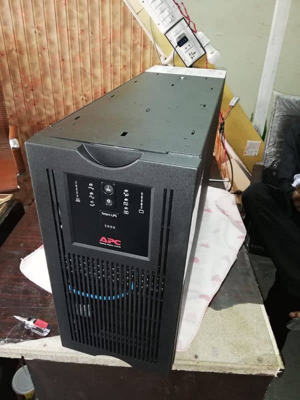 APC SMART UPS SUA5000RMI5U/5KVA 0