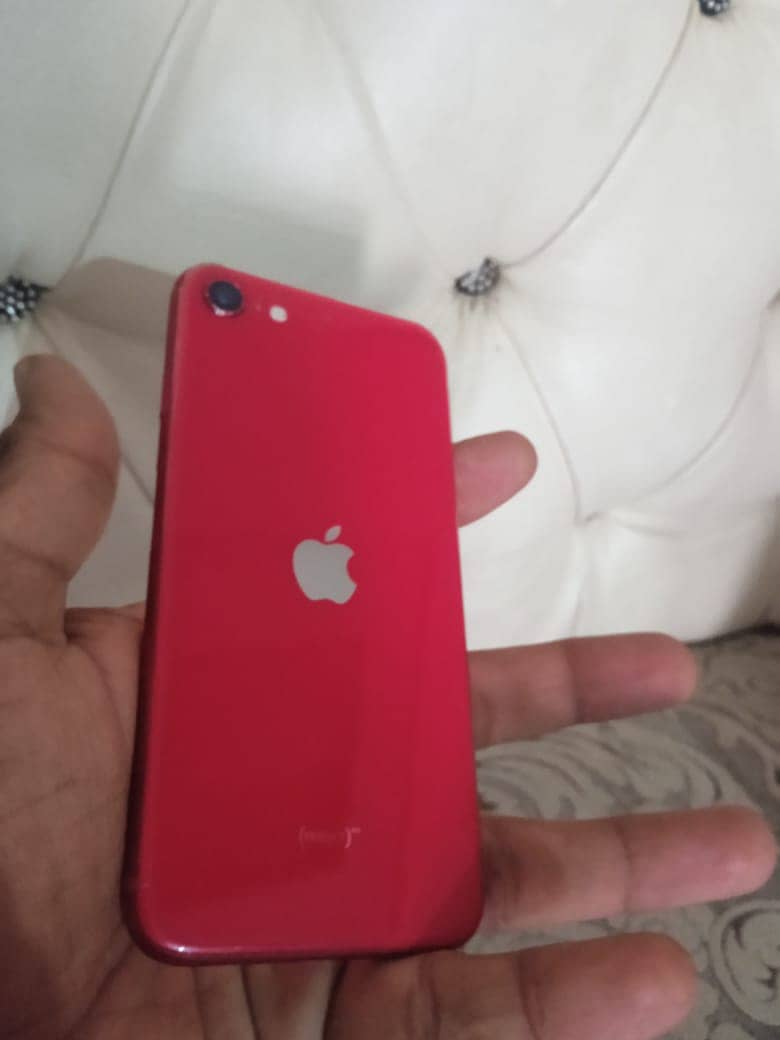 Apple iPhone SE 2020 - (64GB) RED - Best Condition. Non PTI 0
