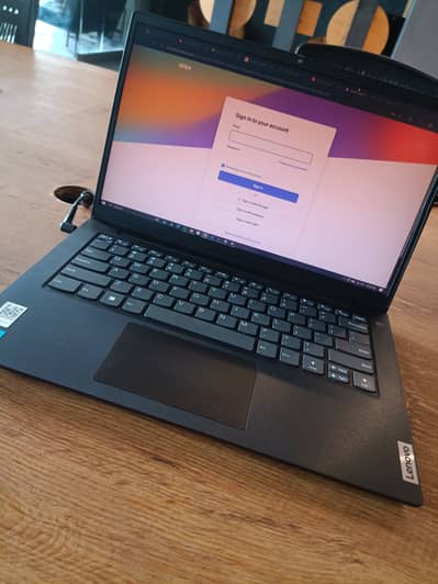 Lenovo v14 g3 - core i5 12th Generation - 8/256ssd