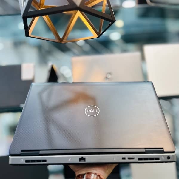 Dell precision 7530 Touch i7 8th Gen {4Gb GPU} 1