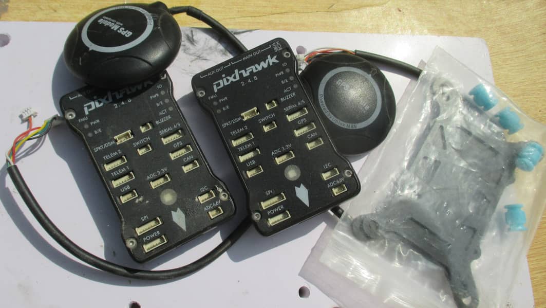 Pixhawk 2.4. 8 + GPS and Compass Module (Free anti-vibration mount) 3