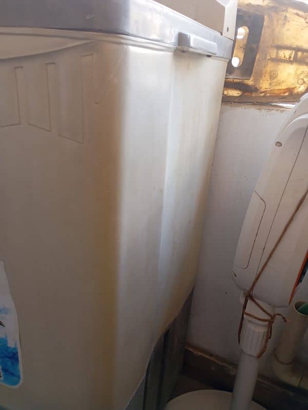 National washing Machine Slightly used 3
