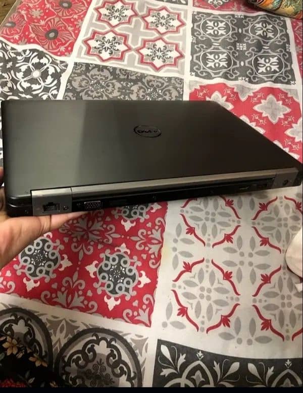 Dell latitude E5470 i5 6th 8/128 m2 0