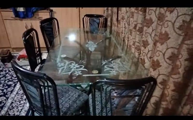 dining table and 5 chairs 1
