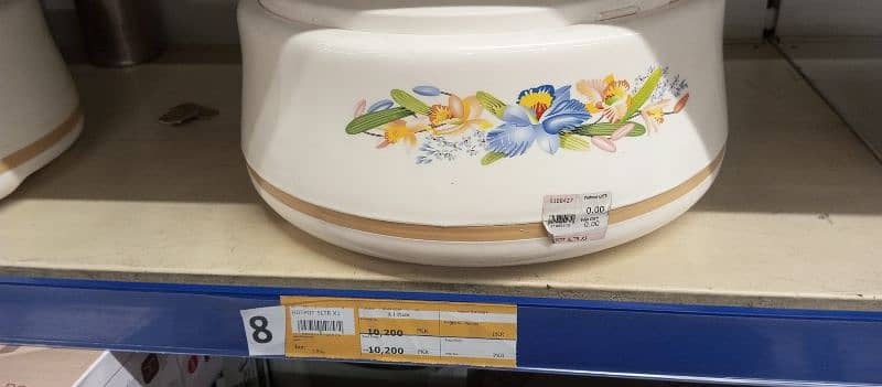 new hot pot with caster set and 6 plate 0