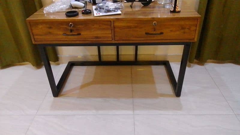 computer tables 0