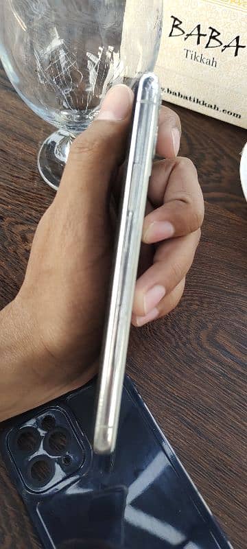 Iphone 11 pro - Dual Sim PTA Approved - White Color 64 GB 2