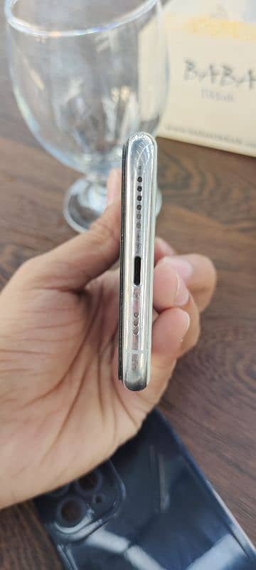 Iphone 11 pro - Dual Sim PTA Approved - White Color 64 GB 4