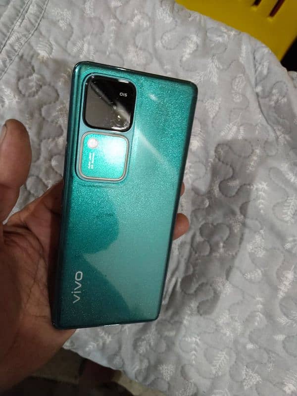 Vivo v30 just call ka reply ho ga. 2