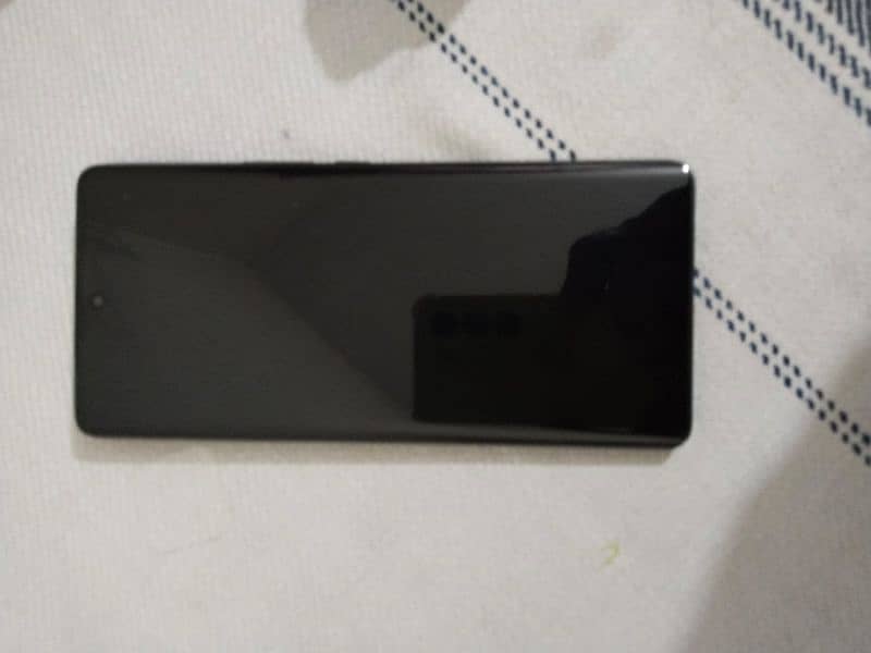 Vivo v30 just call ka reply ho ga. 4