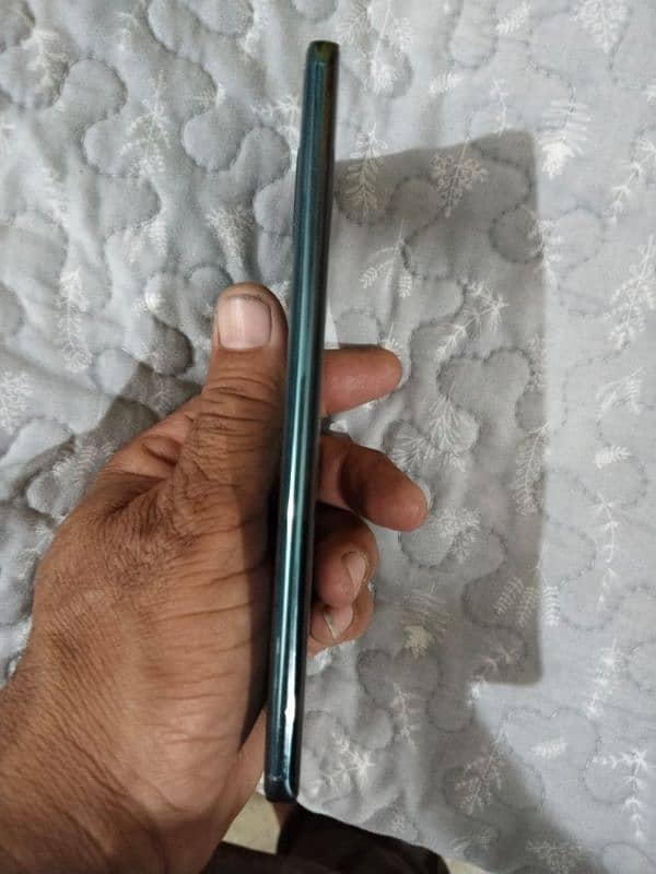 Vivo v30 just call ka reply ho ga. 11