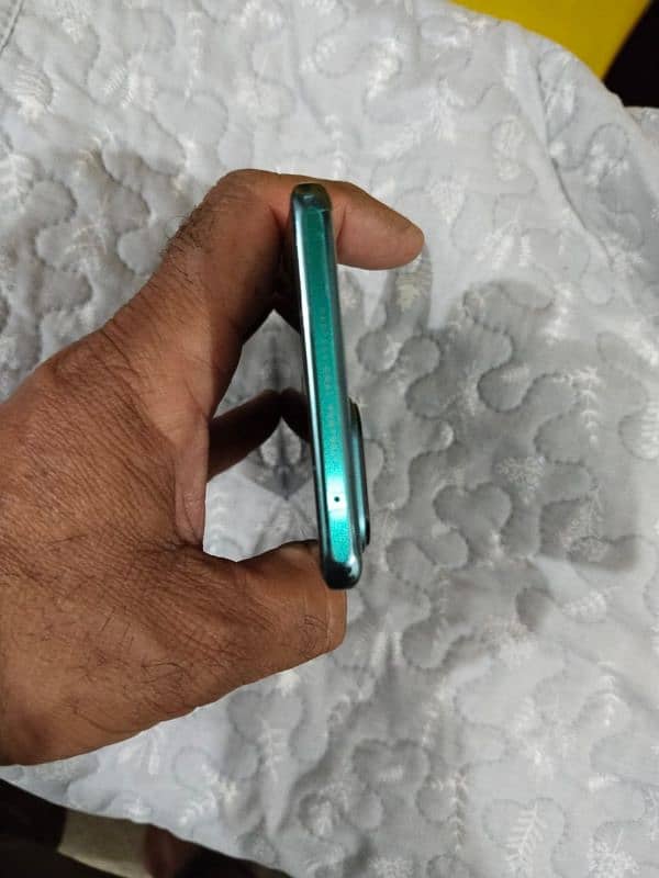 Vivo v30 just call ka reply ho ga. 12