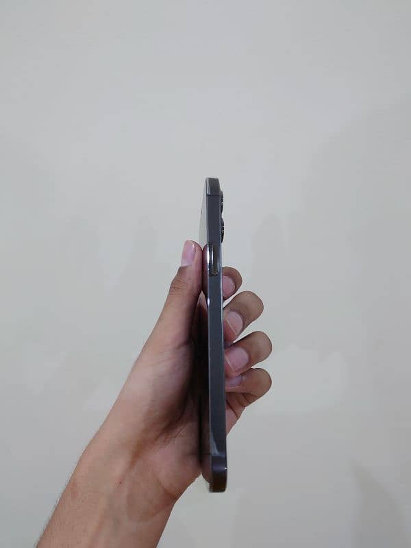 Iphone 12 pro max 4