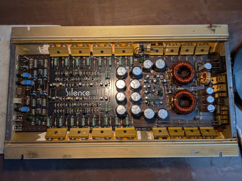 Silence made in USA Monoblock amplifier 2000rms 8