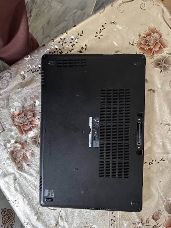 Dell Latitude E5570 8